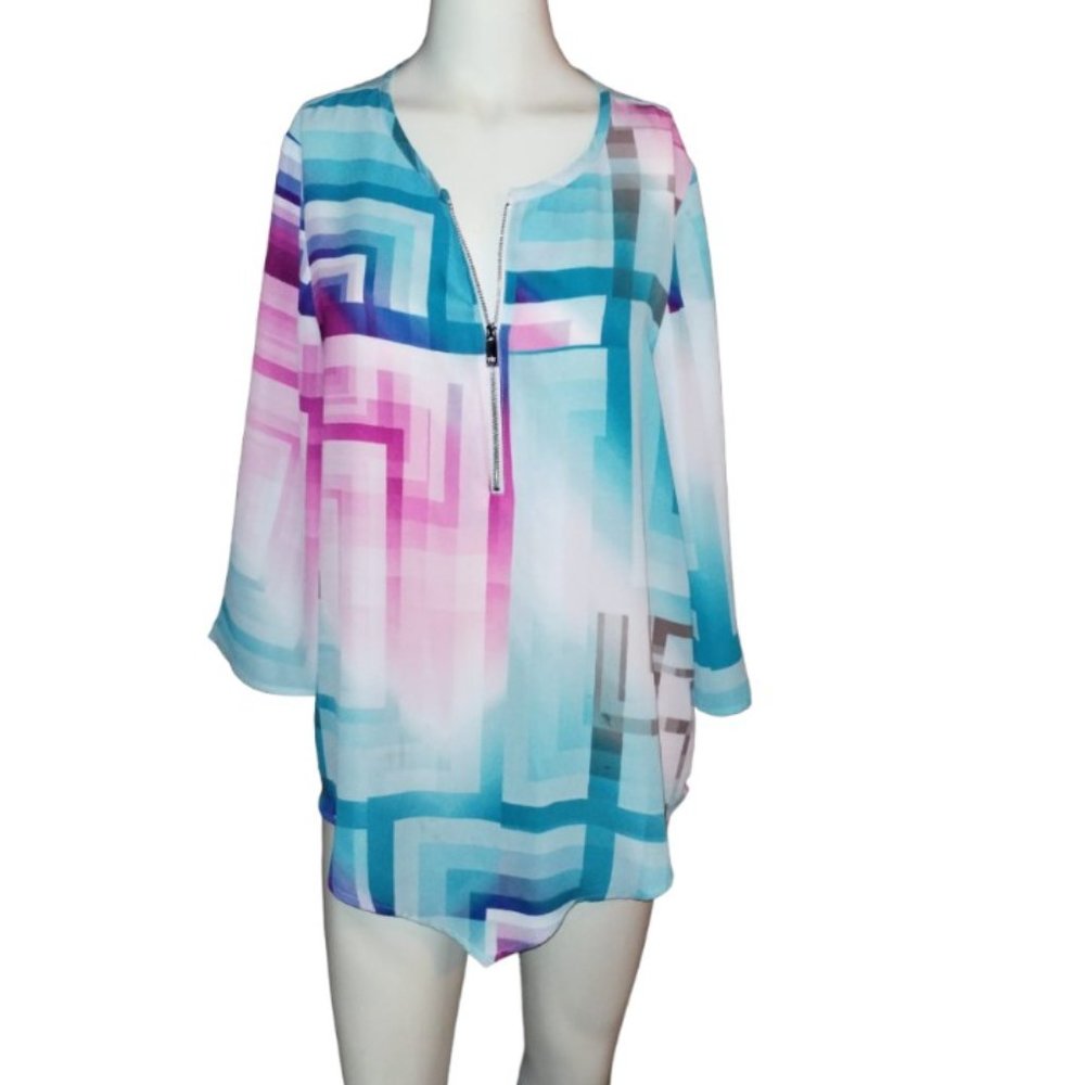 CHAUS NEW YORK  Multi Geometric Quarter Sleeves Front Zip Blouse T